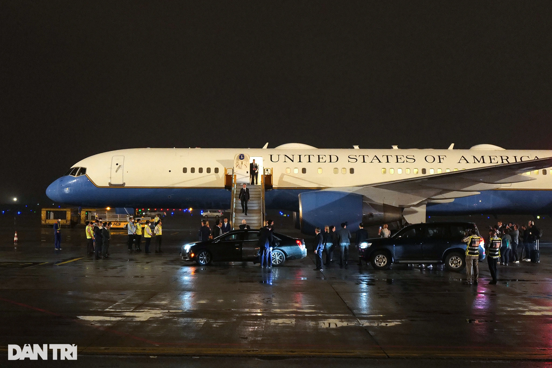 Chuyên cơ Air Force 2 hạ cánh tại Nội Bài đưa Ngoại trưởng Mỹ tới Hà Nội - 5