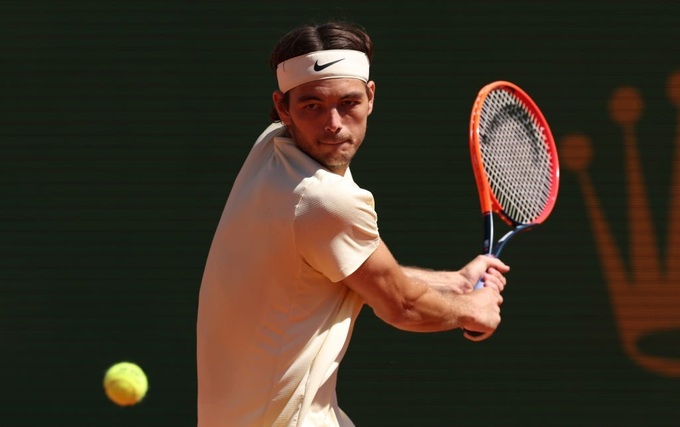 Tsitsipas, Medvedev theo bước Djokovic rời Monte Carlo - 2