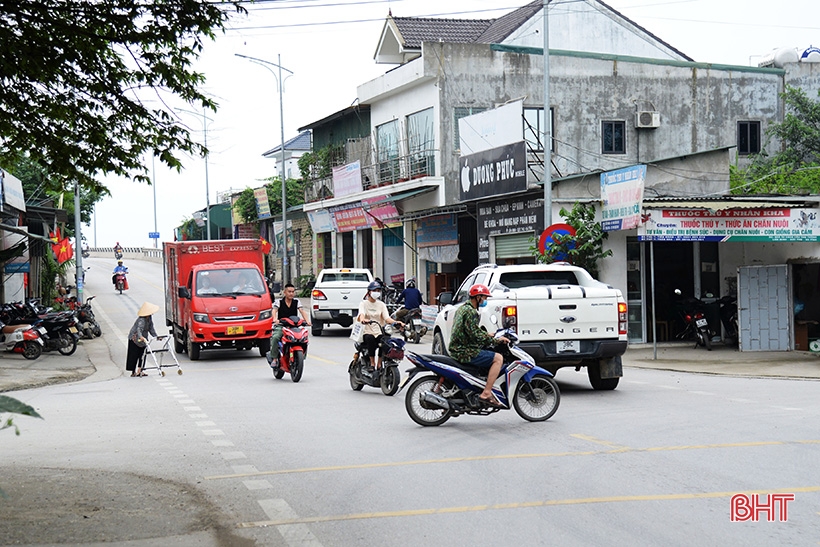 Bất an với các ngã tư “tử thần” chắn hai đầu cầu Thọ Tường