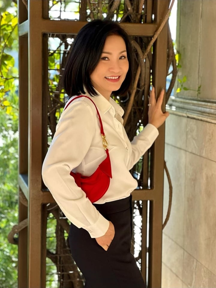 Hong Dao after 4 years of divorce from Quang Minh: 61 years old, still young and beautiful, acting in Hollywood movies - 8