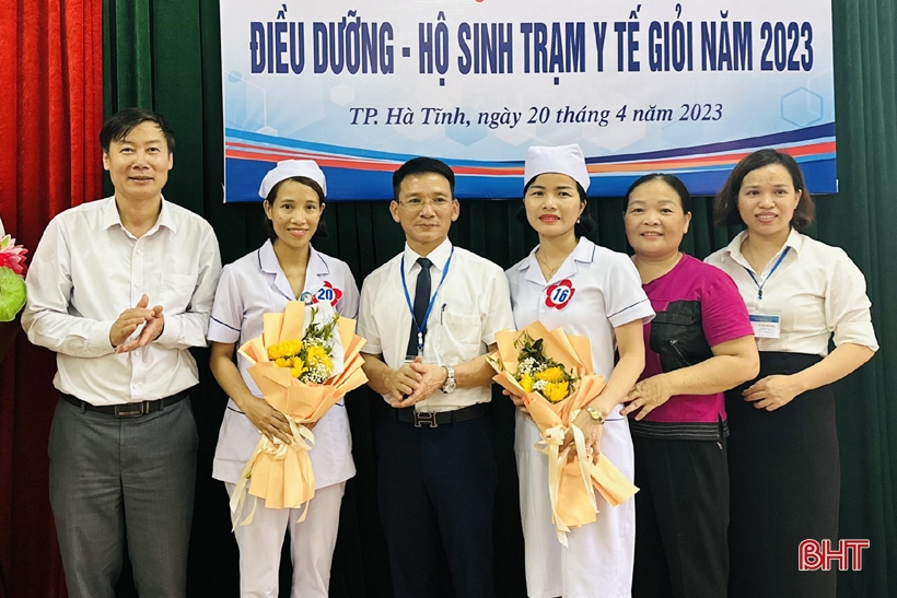 Trao giải Hội thi Điều dưỡng, hộ sinh trạm y tế giỏi TP Hà Tĩnh