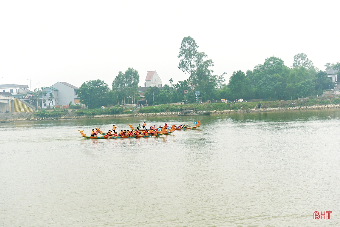 Đua thuyền trên sông La