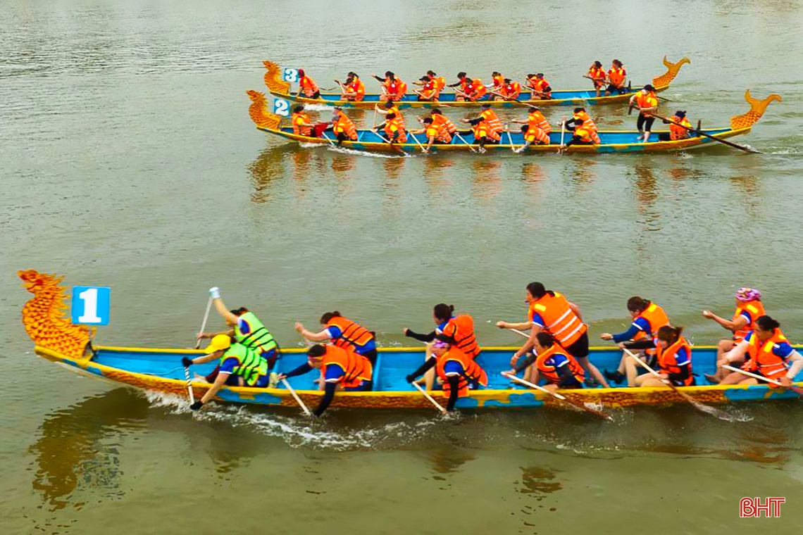 Đua thuyền trên sông La