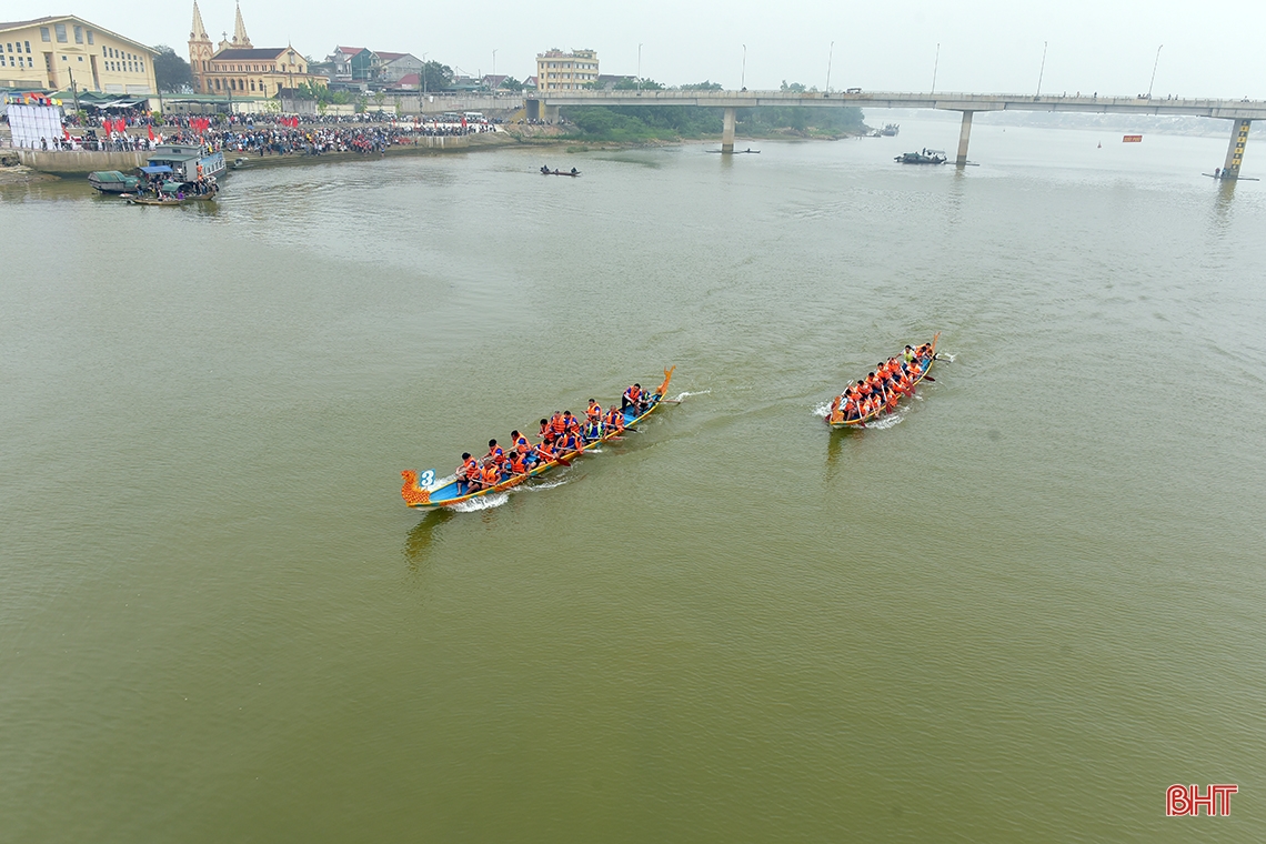 Đua thuyền trên sông La