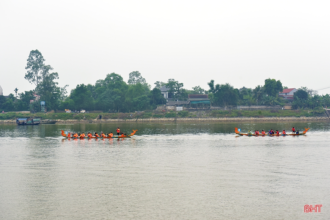 Đua thuyền trên sông La