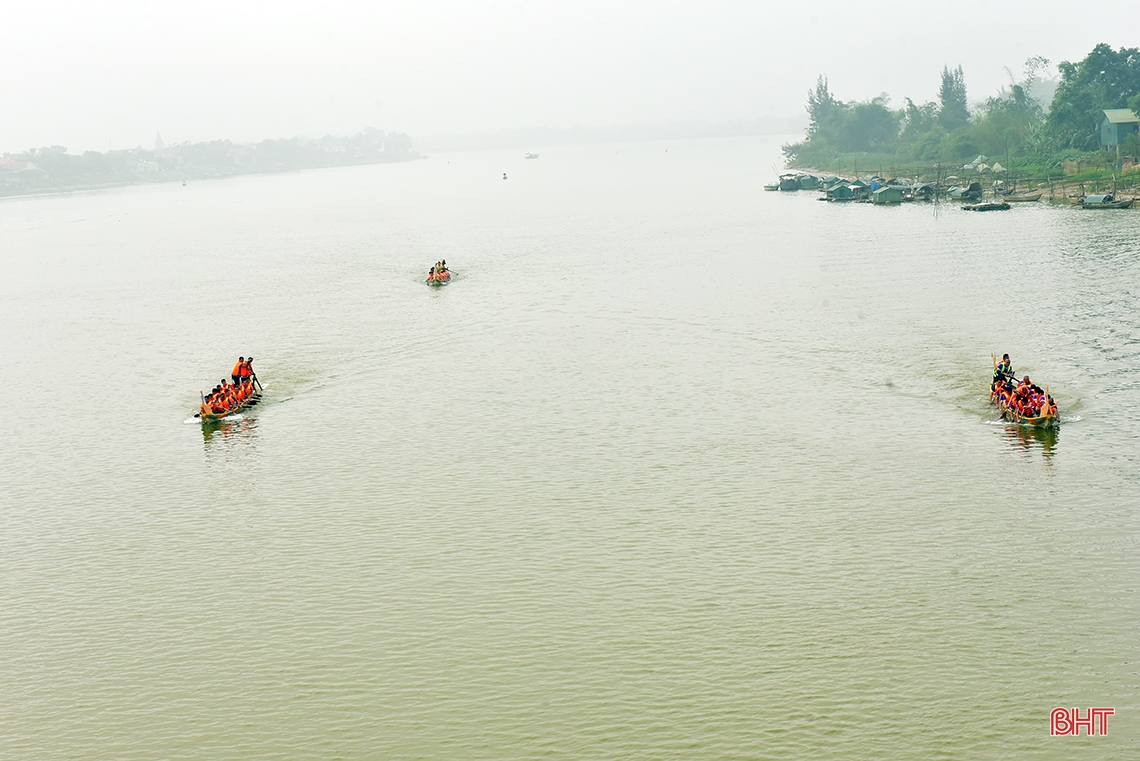 Đua thuyền trên sông La