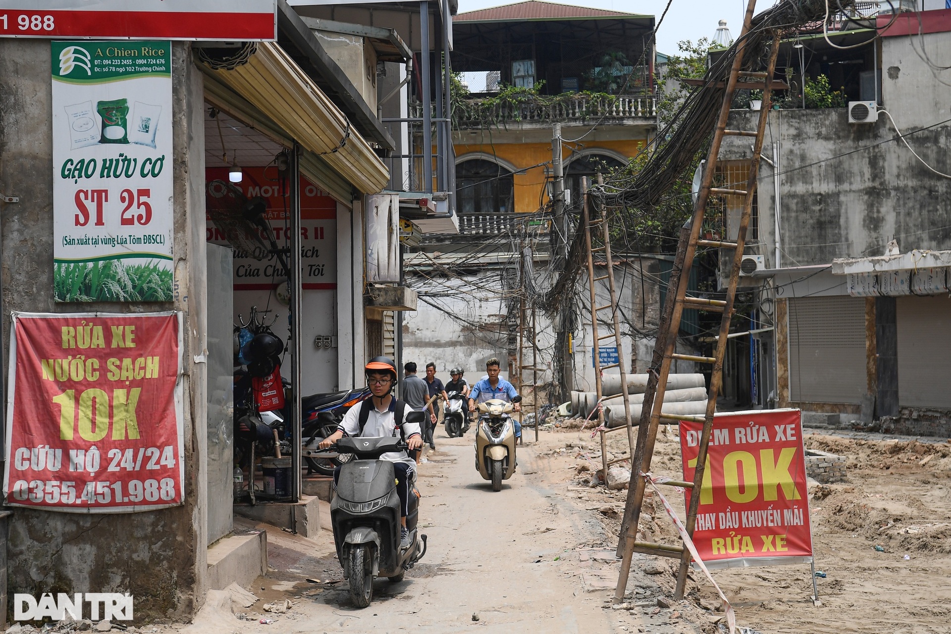 Dây điện, cáp viễn thông chăng mạng nhện khắp đường phố Hà Nội - 4