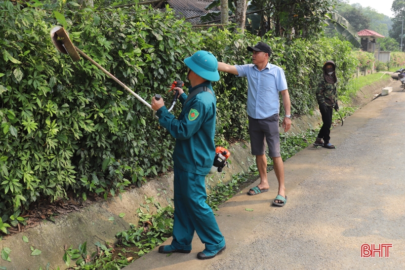 Trưởng thôn ở Hà Tĩnh cho dân “ứng” tiền làm nông thôn mới