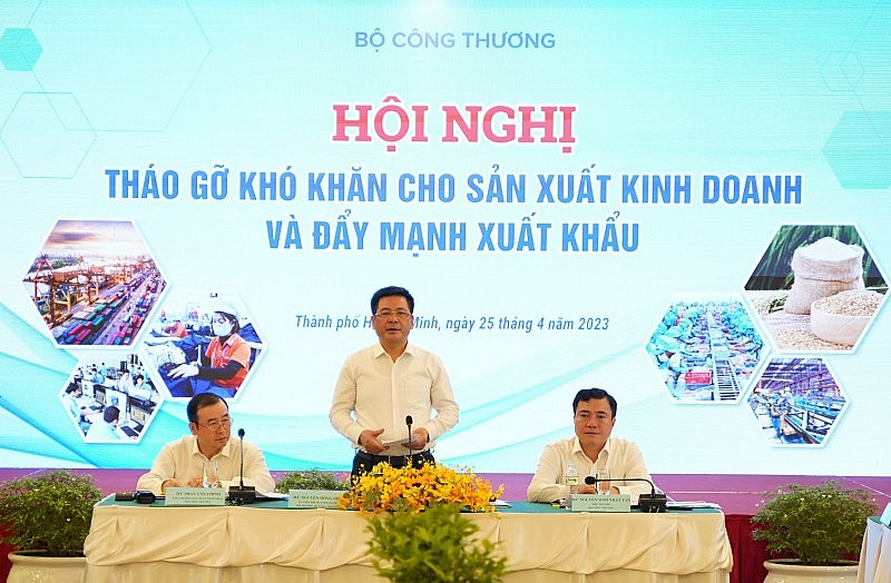 Tập trung 5 nhiệm vụ để tháo gỡ khó khăn trong kinh doanh và đẩy mạnh xuất khẩu