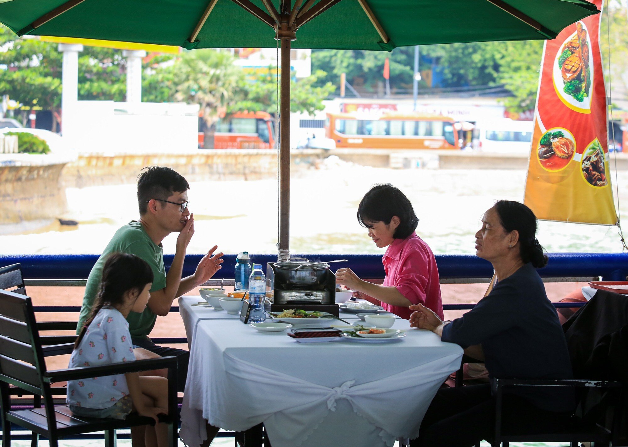 Nghỉ lễ 30.4 - 1.5: Đi Vũng Tàu ghé quán nào ăn hải sản ngon, ‘view’ biển? - Ảnh 10.