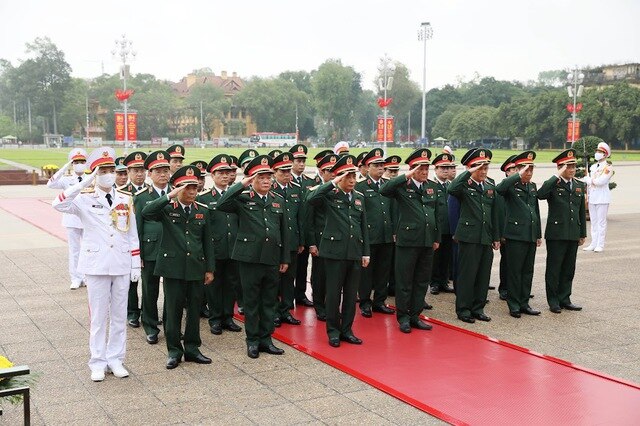 lanh dao dang nha nuoc vao lang vieng chu tich ho chi minh 138808