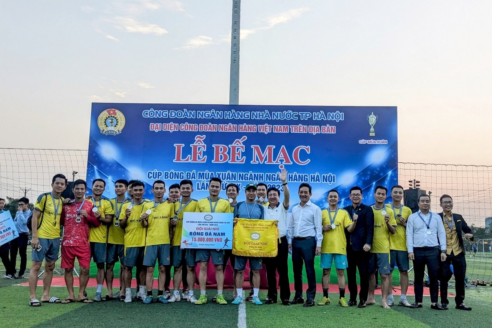 be mac cup bong da mua xuan nganh ngan hang ha noi nam 2023