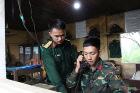 Thầm lặng lính “canh bầu trời”