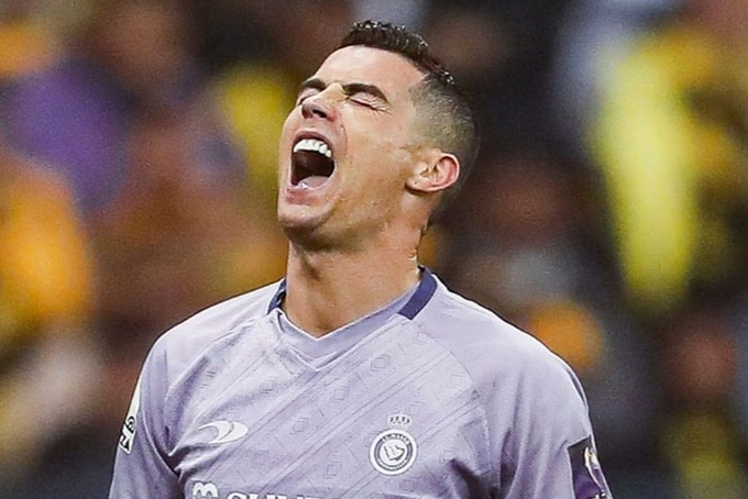 C.Ronaldo cầm đầu nhóm nổi loạn, HLV Al Nassr sắp bị sa thải - 1