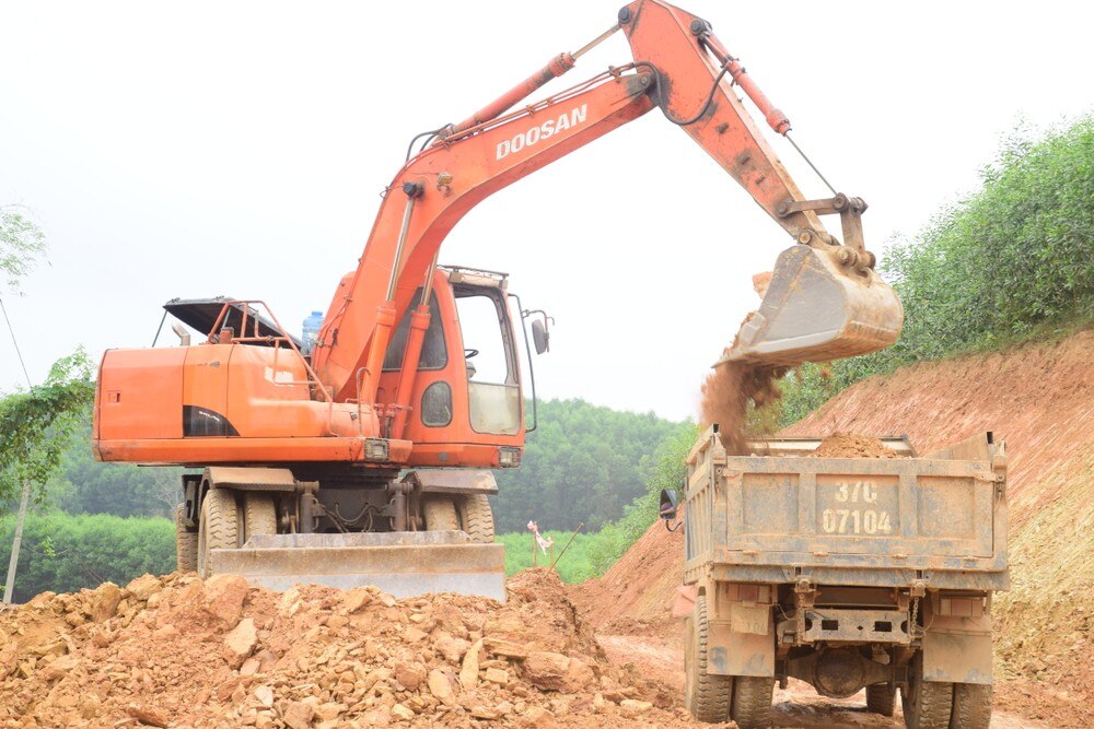 Phát triển hạ tầng: 'Chìa khóa' để Tân Kỳ khai mở tiềm năng ảnh 1