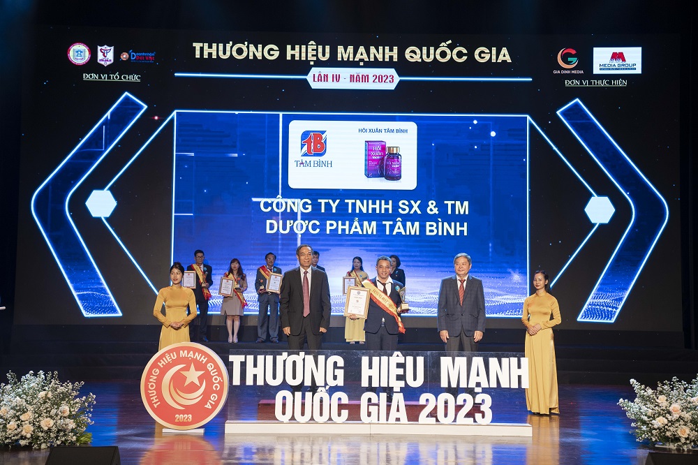 Hồi Xuân Tâm Bình nhận giải thưởng “Sản phẩm Tin dùng 2023”