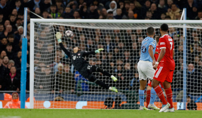 Man City 3-0 Bayern: Man xanh đặt một chân vào bán kết