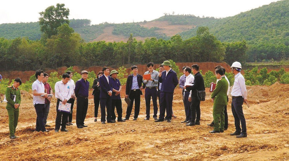 anh-1-pct-ubnd-tinh-thanh-hoa-le-duc-giang-kiem-tra-tinh-hinh-khai-thac-khoang-san.jpg