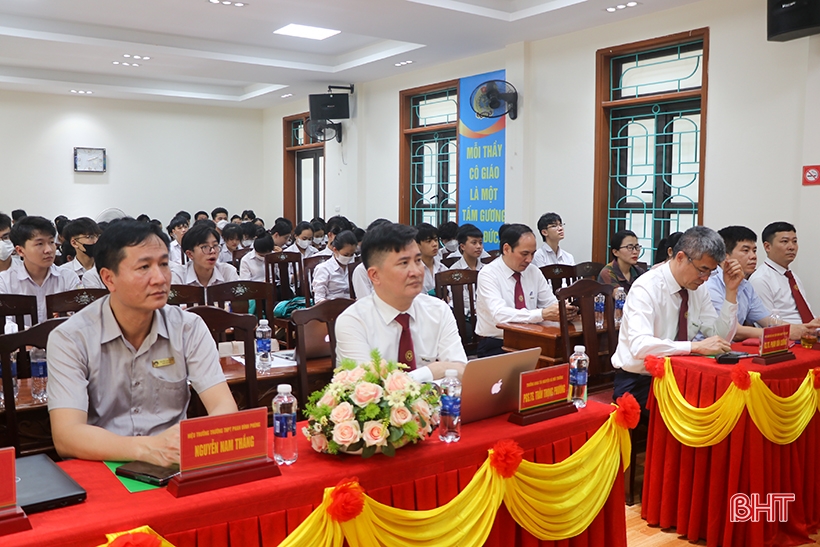 Thúc đẩy khát vọng khởi nghiệp của học sinh trung học phổ thông Hà Tĩnh