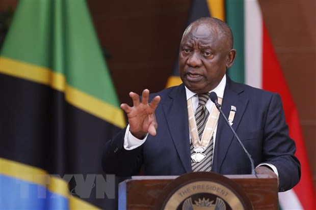 Tổng thống Nam Phi Cyril Ramaphosa phát biểu tại cuộc họp báo ở Pretoria. Ảnh: AFP/TTXVN