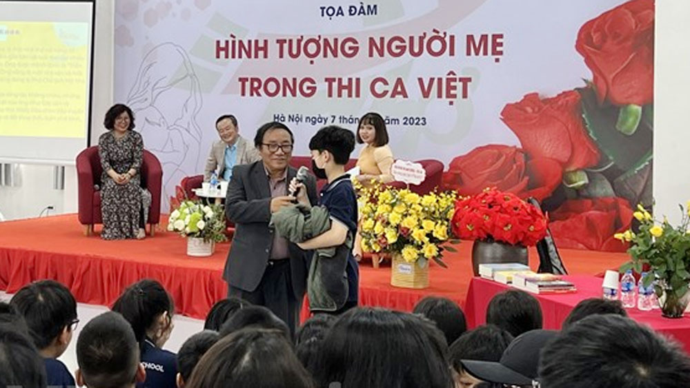 Nhà thơ Trần Đăng Khoa, Trần Đăng Khoa, Tình yêu đối với người mẹ, Văn học nghệ thuật