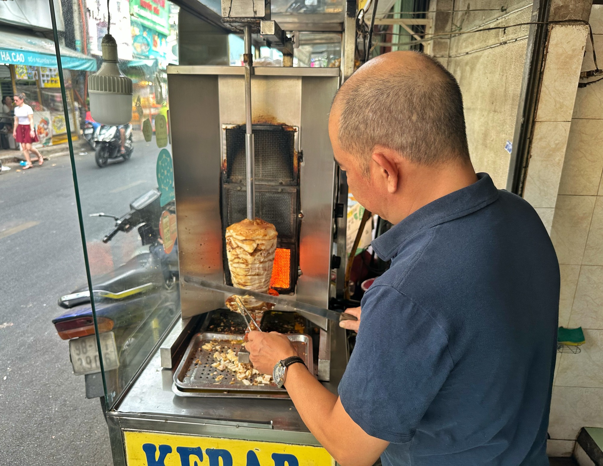 Nổi tiếng bánh mì Thổ Nhĩ Kỳ ‘chính gốc đầu tiên tại TP.HCM’, giờ ra sao? - Ảnh 4.