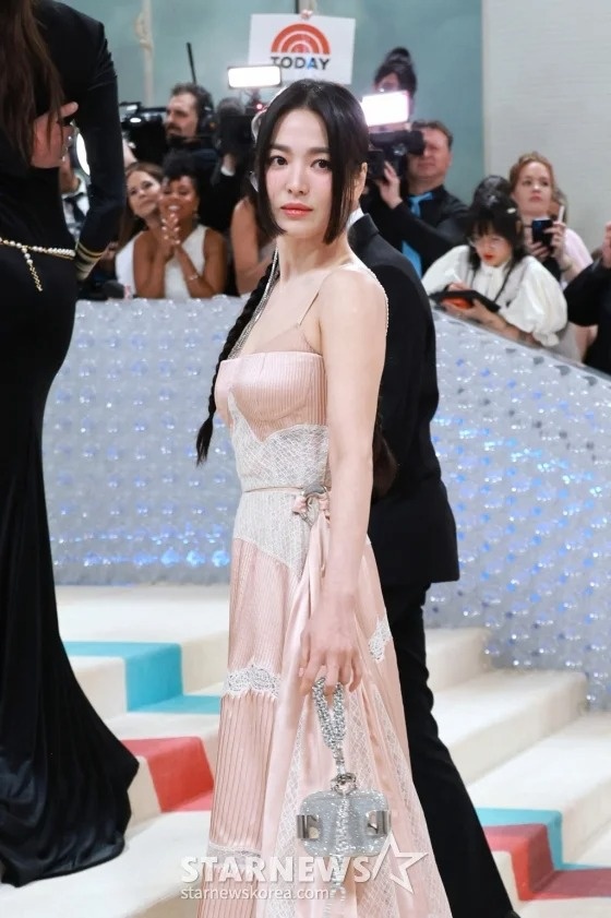 song hye kyo metgala anh 3