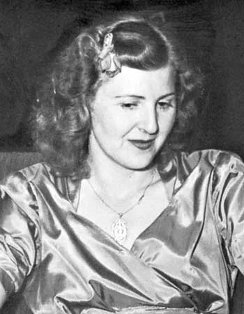 Eva Braun tại Munich năm 1944. Ảnh: Heinrich Hoffmann