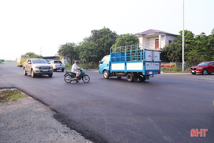 Mất an toàn tại nút giao tuyến tránh TP Hà Tĩnh qua huyện Thạch Hà