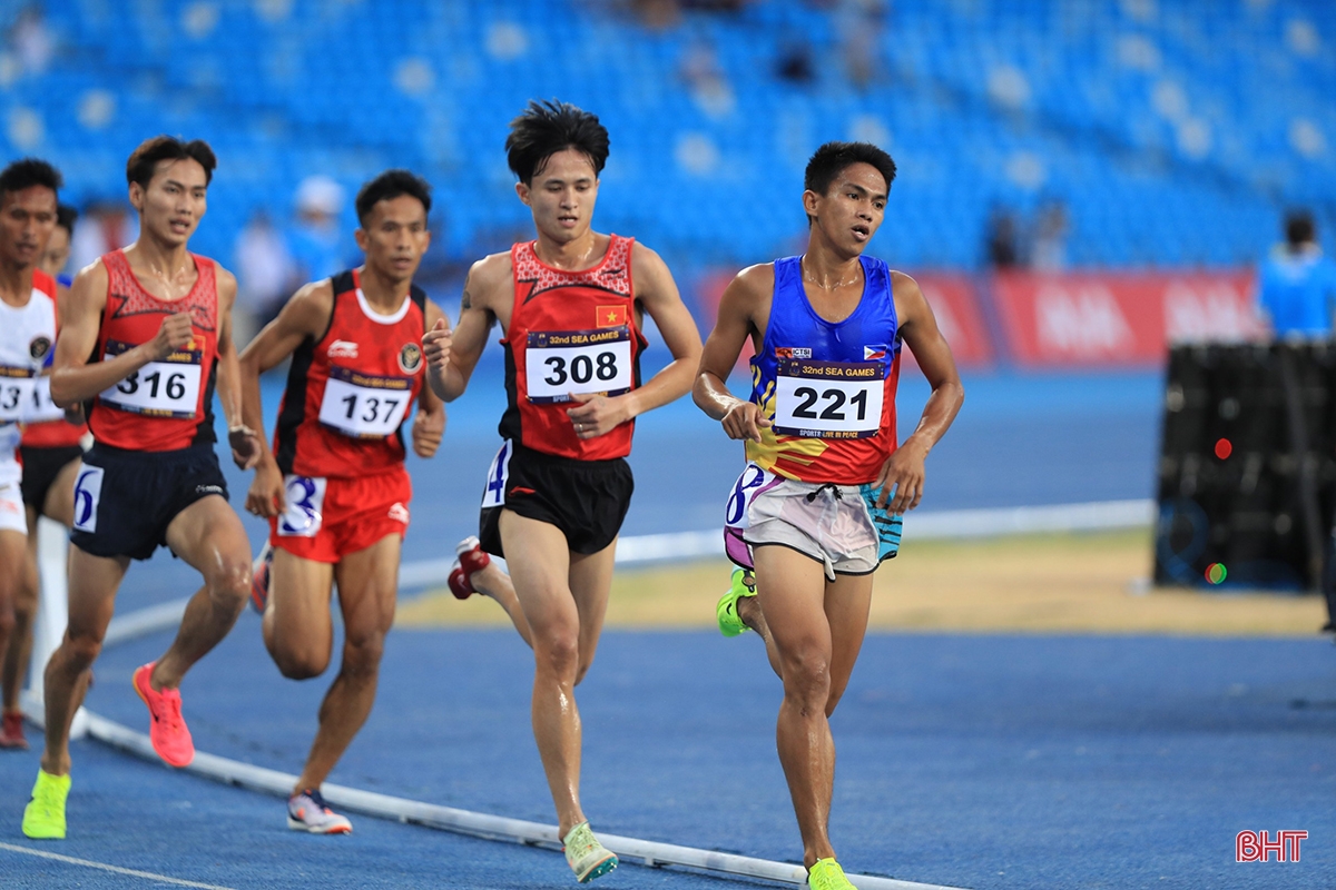 2 VĐV điền kinh Hà Tĩnh giành huy chương vàng và bạc SEA Games 32