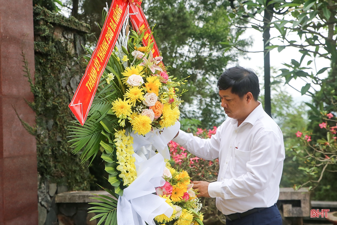 Lãnh đạo Quảng Nam, Đà Nẵng tri ân đồng chí Phan Văn Định và dâng hương các địa chỉ đỏ