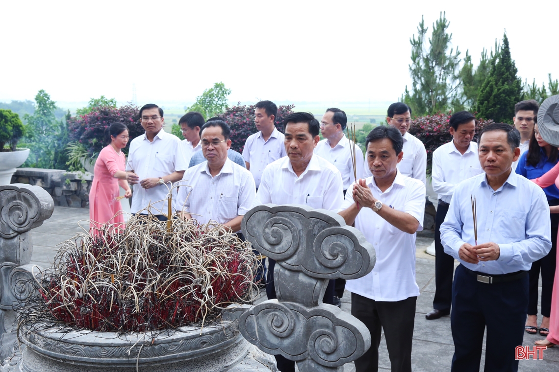 Lãnh đạo Quảng Nam, Đà Nẵng tri ân đồng chí Phan Văn Định và dâng hương các địa chỉ đỏ