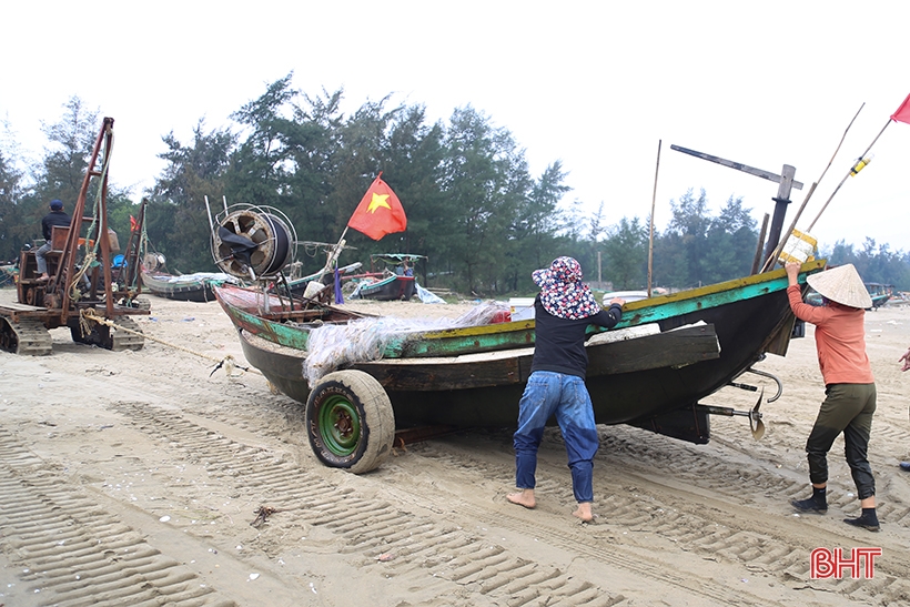 Chống khai thác IUU, Hà Tĩnh tập trung đăng ký, đăng kiểm tàu cá