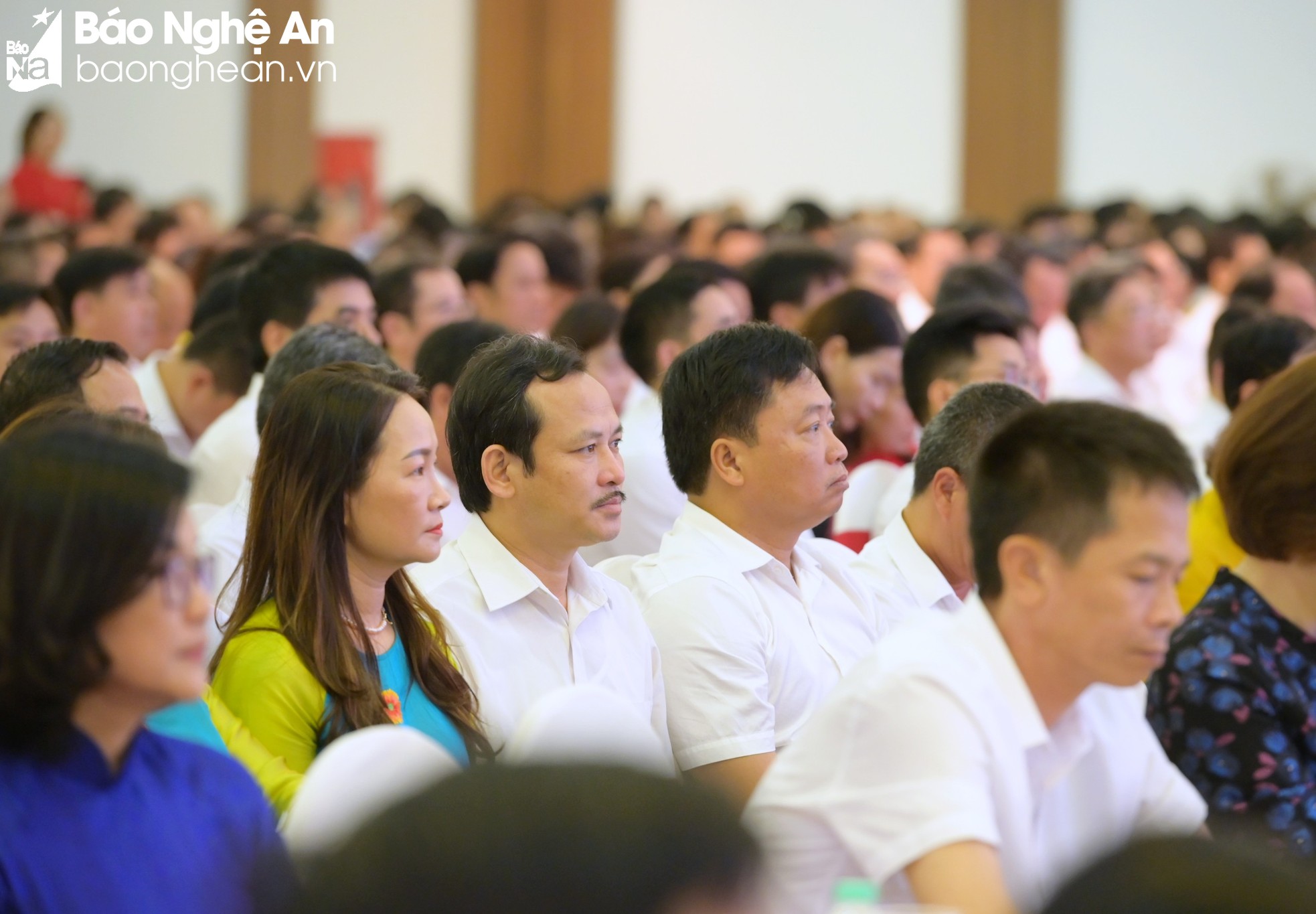 Thường trực Tỉnh ủy đối thoại với lãnh đạo quản lý cấp phòng và chuyên viên ảnh 7