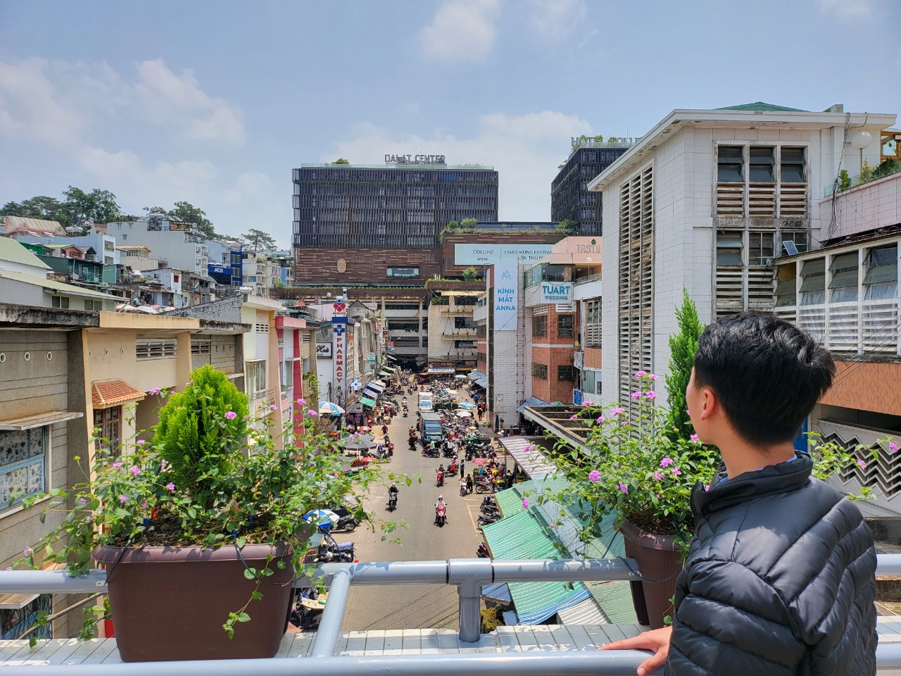 Góc check in “Hồng Kông ở Đà Lạt” vẫn thu hút du khách - Ảnh 3.