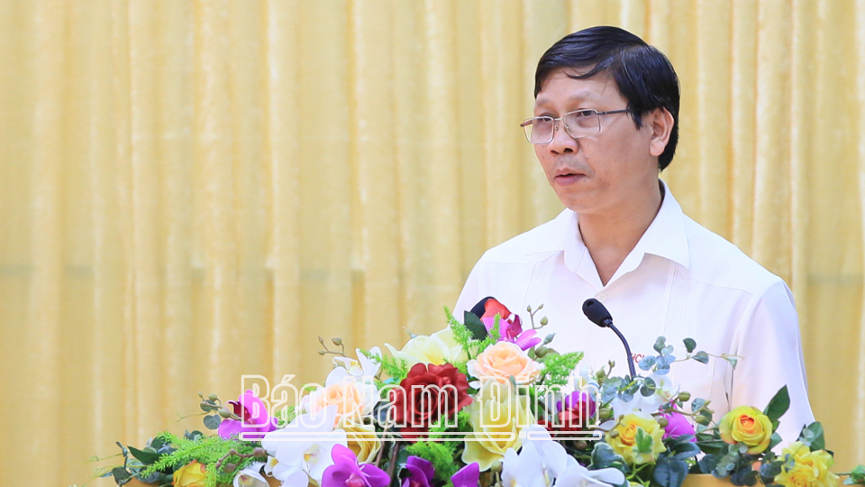 PGS.TS Lý Việt Quang, Viện trưởng Viện Hồ Chí Minh và các lãnh tụ của Đảng, Học viện Chính trị quốc gia Hồ Chí Minh trình bày tham luận tại hội thảo Tham luận 1
