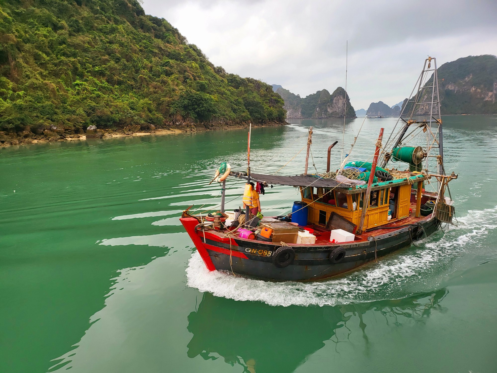 Kỳ thú vịnh Bái Tử Long - Ảnh 2.