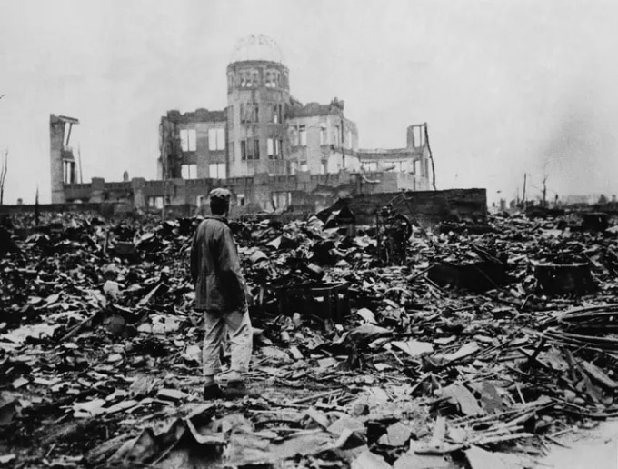 Thành phố Hiroshima tan hoang sau vụ ném bom ngày 6/8/ 1945. Ảnh: AP