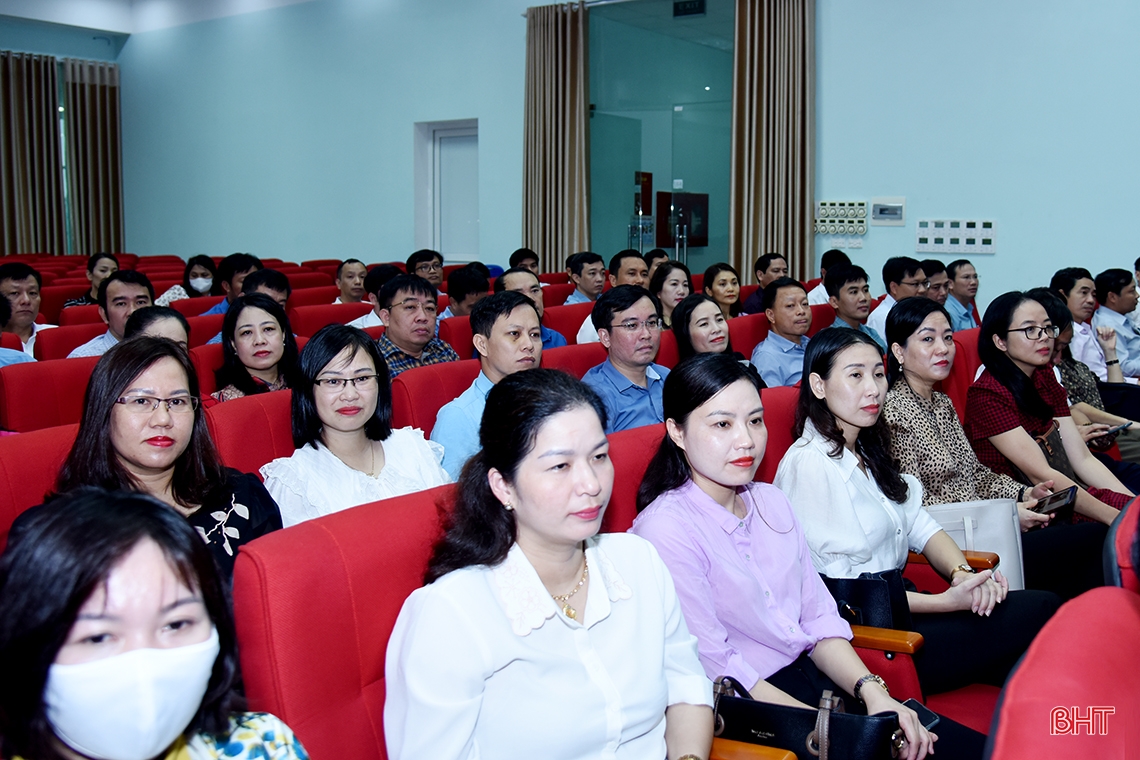 Khai mạc Kỳ thi nâng ngạch công chức, thăng hạng viên chức Hà Tĩnh