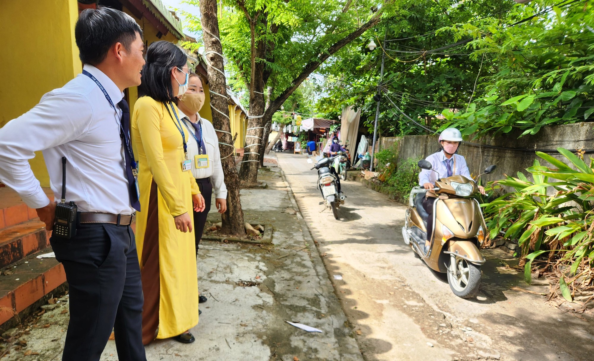 Ngày đầu 'siết' bán vé tham quan: Hội An tăng cường kiểm soát các kiệt, hẻm - Ảnh 3.