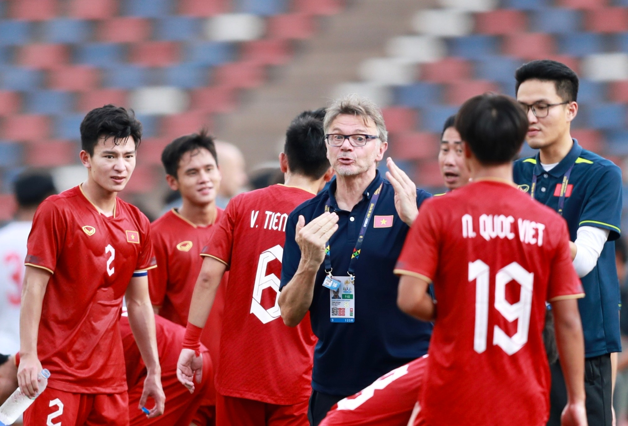 HLV Troussier: 2 bàn thắng của Văn Cường đại diện cho lối đá của Việt Nam tương lai - Ảnh 3.