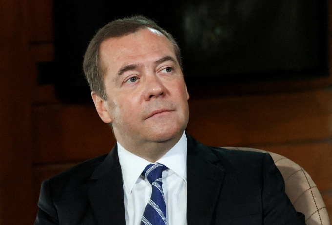 Phó chủ tịch Hội đồng An ninh Nga Dmitry Medvedev trả lời phỏng vấn tại Moskva hồi tháng 1. Ảnh: Reuters