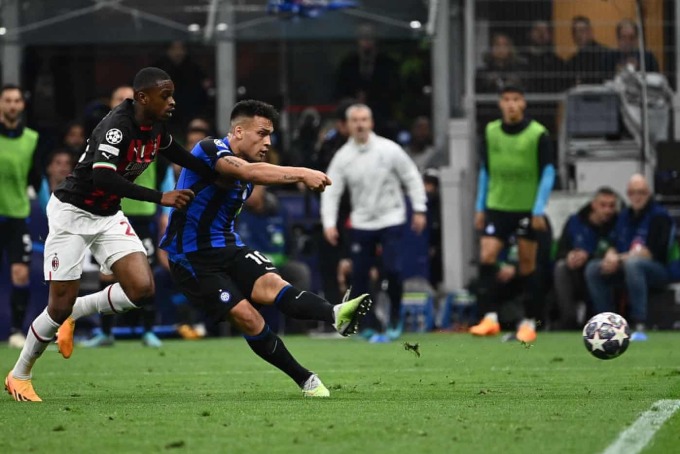 Lautaro Martinez ghi bàn quyết định giúp Inter hạ Milan 1-0 trong trận lượt về bán kết Champions League trên sân Meazza ngày 16/5. Ảnh: AFP