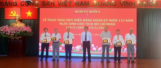 Tiếp thu góp ý của đảng viên để xây dựng quận 6 ngày càng trong sạch, vững mạnh ảnh 4