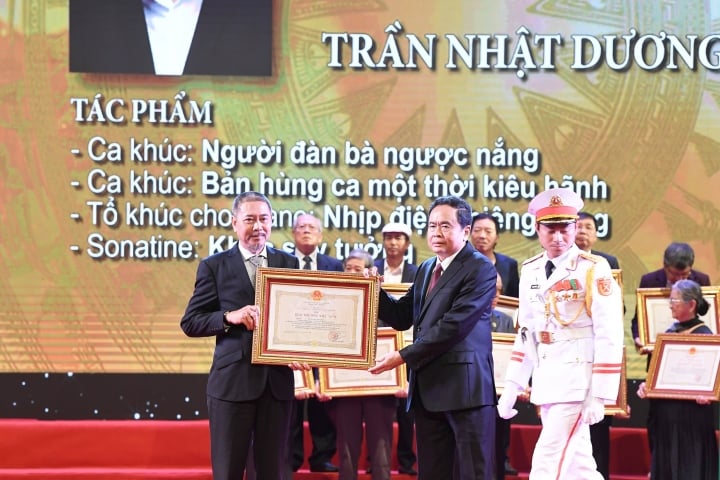 Chủ tịch nước Võ Văn Thưởng trao Giải thưởng Hồ Chí Minh về văn học, nghệ thuật - 6