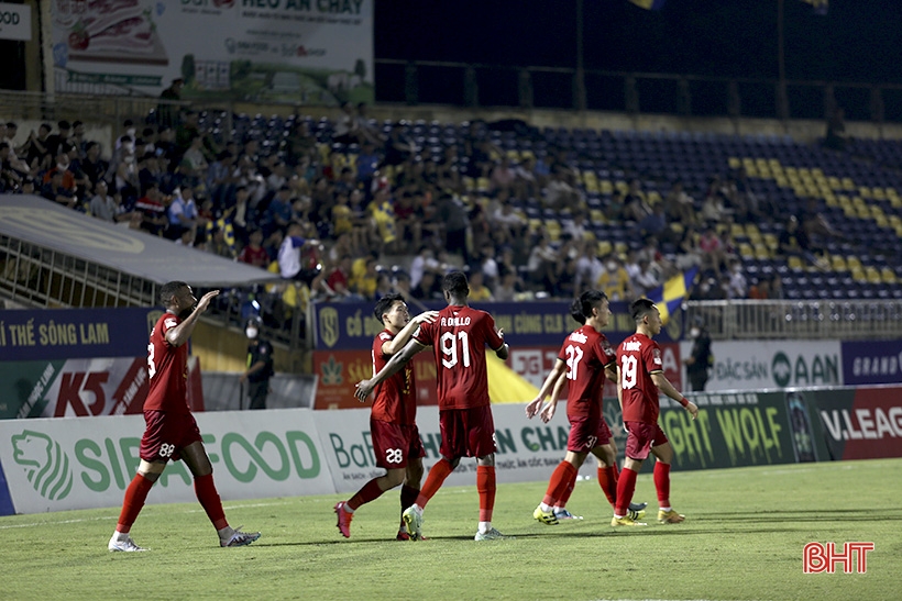 Hồng Lĩnh Hà Tĩnh nỗ lực cho mục tiêu vào 8 đội mạnh nhất V.League