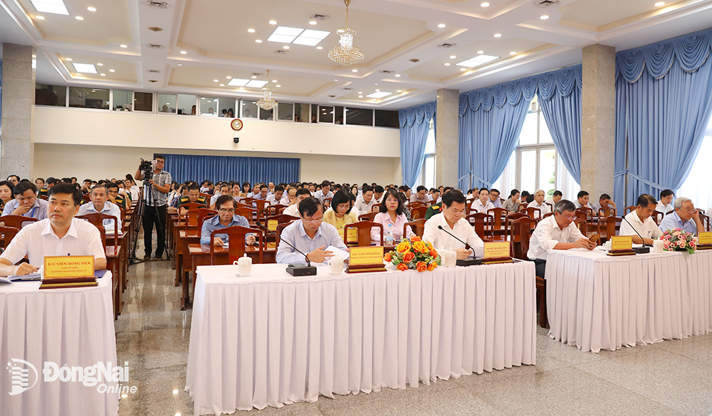 Các đại biểu tham dự hội nghị tại điểm cầu Hội trường Văn phòng Tỉnh ủy