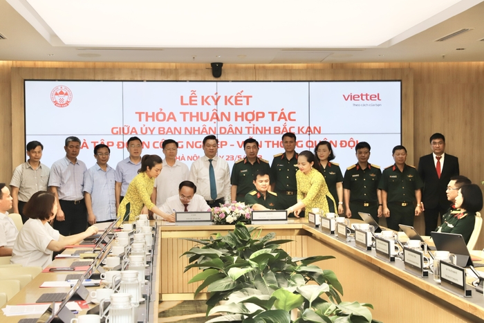 Bắc Kạn và Tập đoàn Viettel ký kết thỏa thuận hợp tác chiến lược về chuyển đổi số  ảnh 2