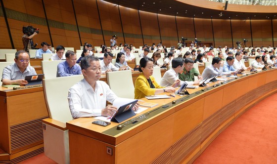 Đề nghị Quốc hội lựa chọn giám sát tối cao về quản lý thị trường bất động sản và phát triển nhà ở xã hội ảnh 2