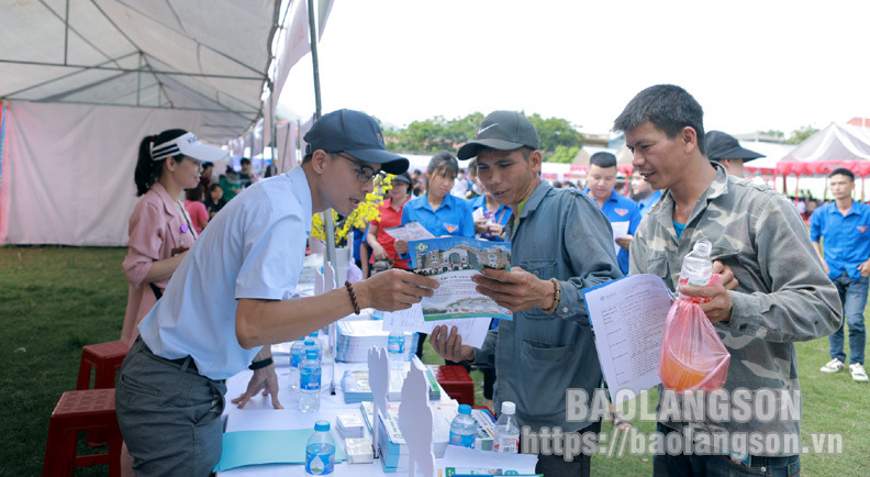 Hà Nội FC thắng dễ dàng SLNA